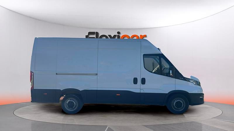 Usado Iveco Daily 156 CV (114 kW) 2023 Blanco Van