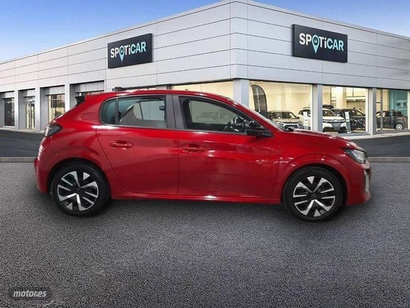 Usado Peugeot 208 Active 100 CV (73 kW) 2024 Rojo Utilitario