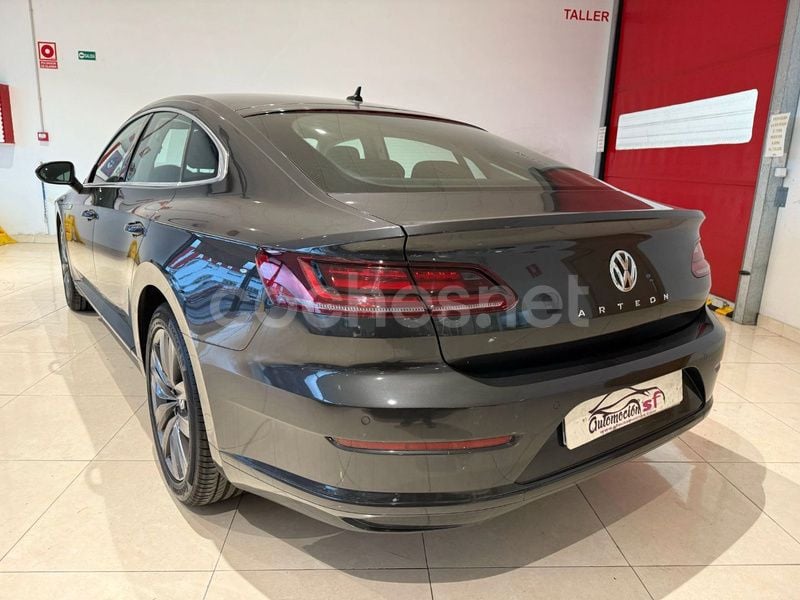 Usado VW Arteon 150 CV (110 kW) 2019 Gris / plata Berlina