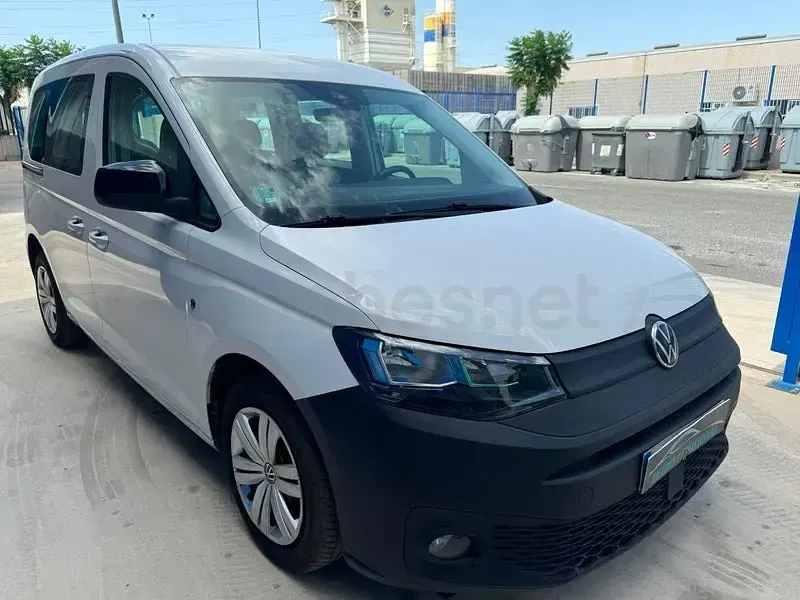 Usado VW Caddy Life 122 CV (89 kW) 2021 Blanco Monovolumen