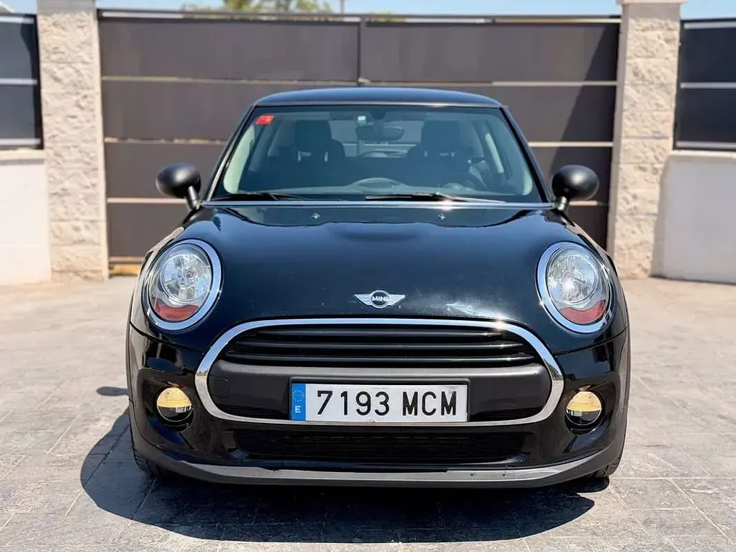 Usado Mini ONE 102 CV (75 kW) 2016 Negro Utilitario