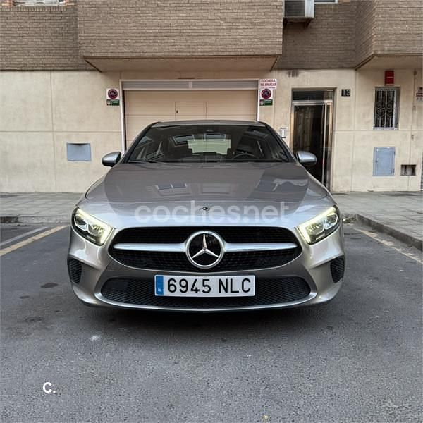 Usado Mercedes A180 116 CV (85 kW) 2020 Gris / plata Berlina