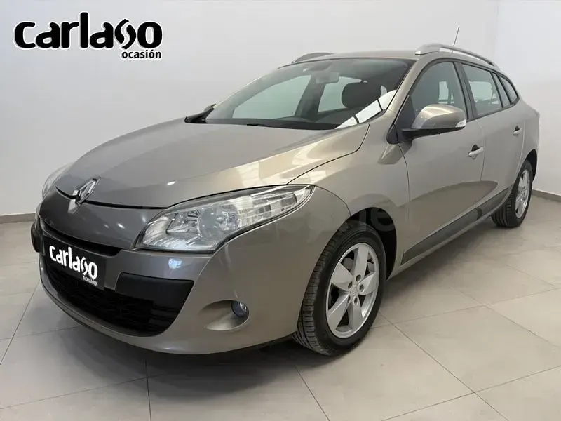 Usado Renault Mégane GrandTour Dynamique 110 CV (80 kW) 2011 Beige Familiar