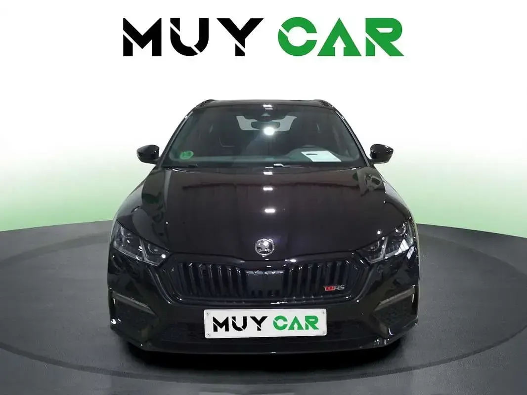 Usado Skoda Octavia RS 245 CV (180 kW) 2022 Negro Familiar