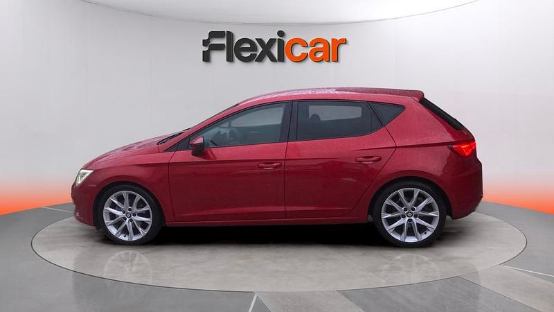 Usado Seat Leon FR 125 CV (91 kW) 2018 Rojo Berlina
