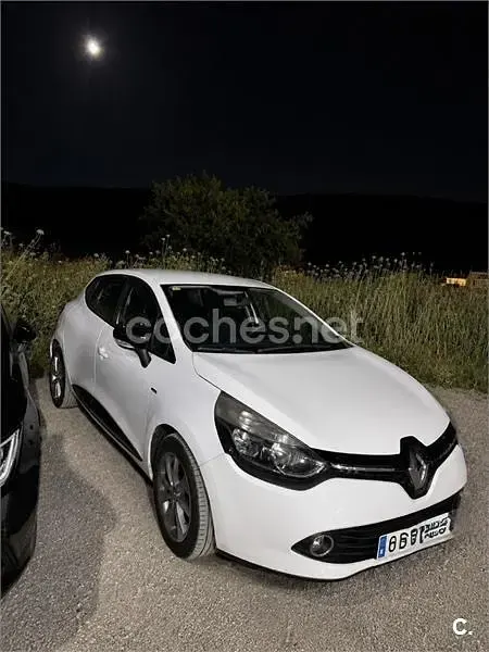 Usado Renault Clio III Collection 75 CV (55 kW) 2014 Blanco Berlina