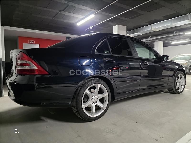 Usado Mercedes C180 Sport Edition 143 CV (105 kW) 2006 Azul Berlina