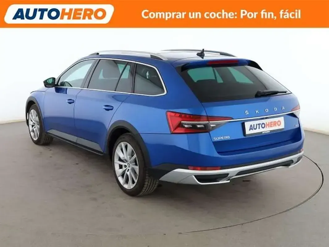 Usado Skoda Superb Scout 4x4 200 CV (147 kW) 2023 Azul Familiar
