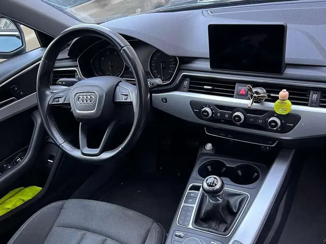 Usado Audi A4 Design 150 CV (110 kW) 2018 Negro Berlina