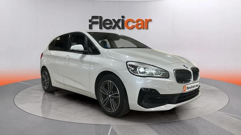 Usado BMW 225 Active Tourer iPerformance 224 CV (164 kW) 2019 Blanco Monovolumen