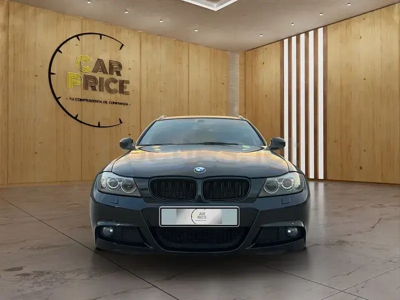 Usado BMW 318 143 CV (105 kW) 2011 Negro Familiar