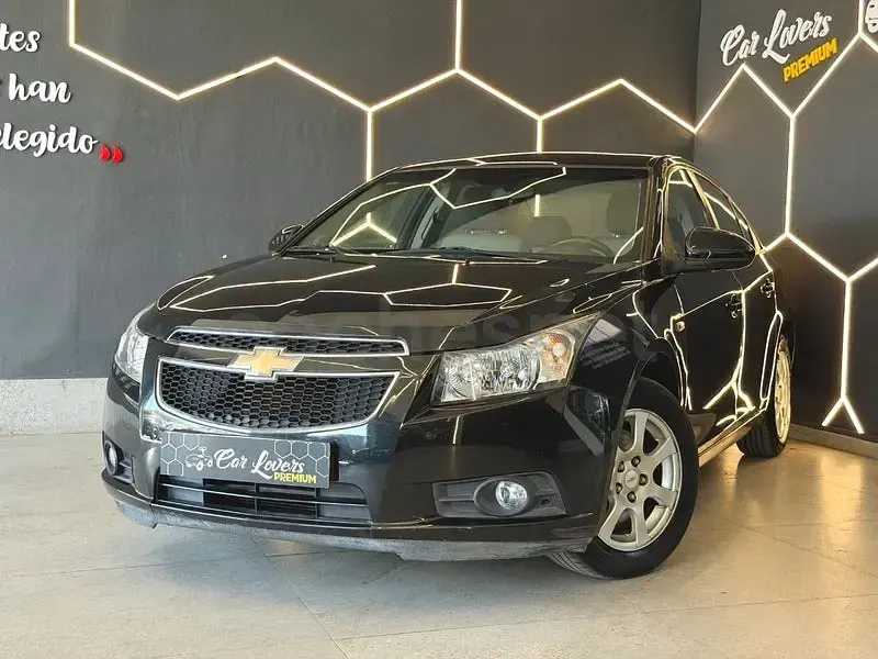 Usado Chevrolet Cruze LS 163 CV (119 kW) 2012 Negro Berlina