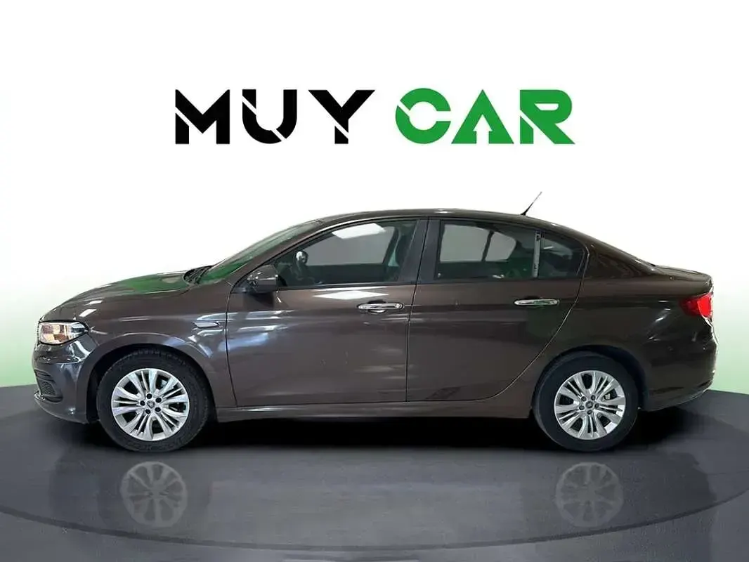 Usado Fiat Tipo Easy 95 CV (69 kW) 2018 Marrón Berlina