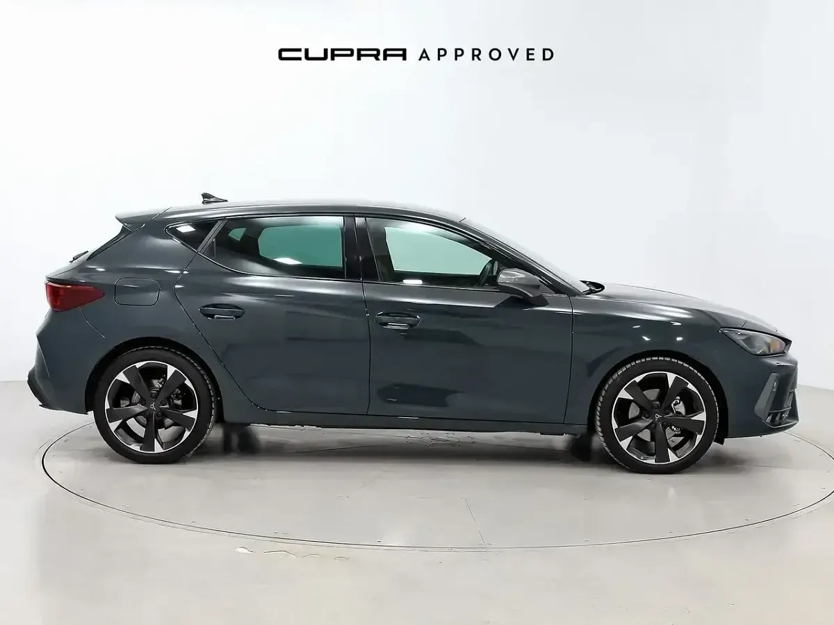 Usado Cupra Leon 150 CV (110 kW) 2024 Azul