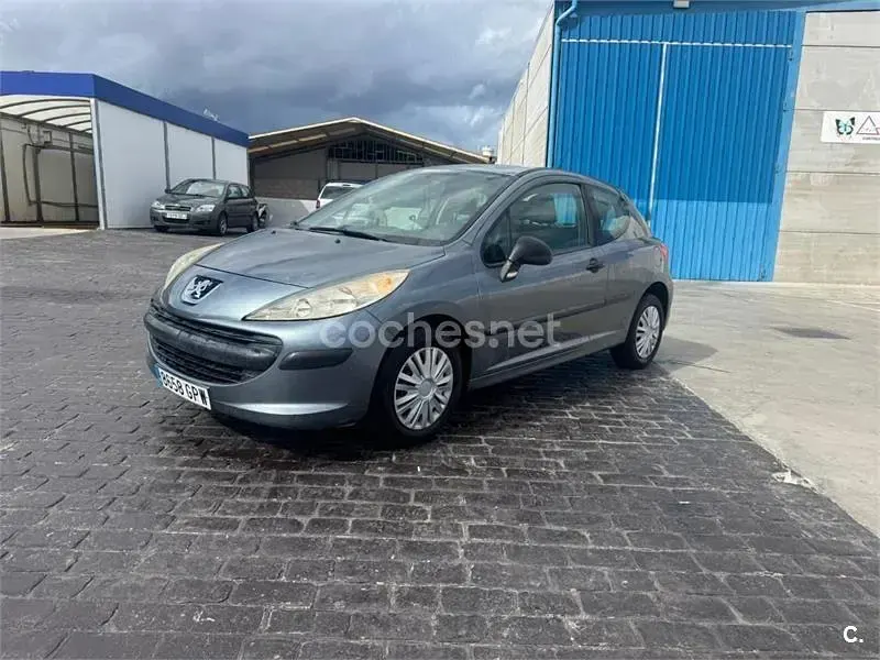 Usado Peugeot 207 75 CV (55 kW) 2009 Gris / plata Berlina