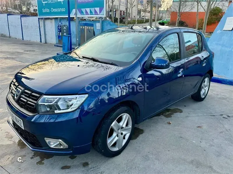 Usado Dacia Sandero Essentiel 73 CV (53 kW) 2019 Azul Berlina