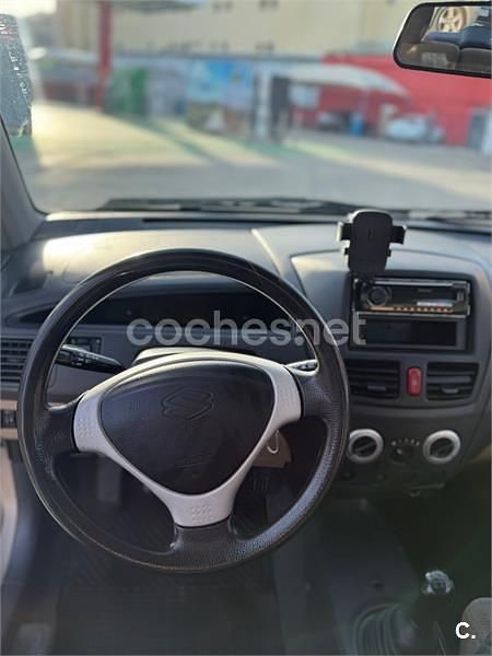 Usado Suzuki Liana 103 CV (75 kW) 2002 Gris / plata Berlina