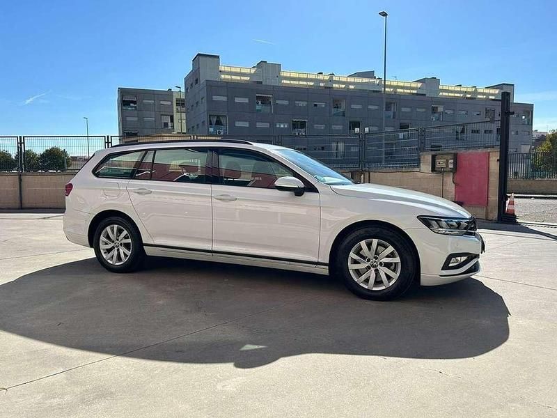 Usado VW Passat Business 151 CV (111 kW) 2021 Blanco Familiar