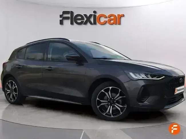 Begagnad Ford Focus Active 155 HK (114 kW) 2022 Grå Sedan