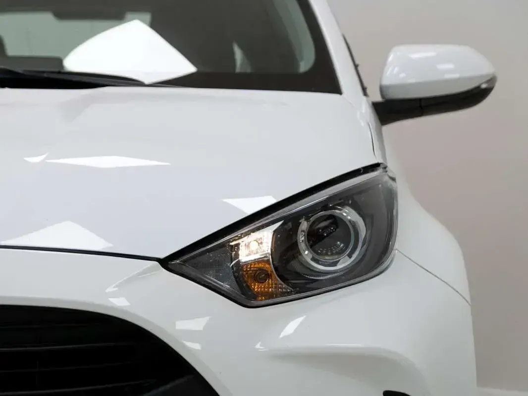 Usado Toyota Yaris Active 116 CV (85 kW) 2022 Blanco Utilitario