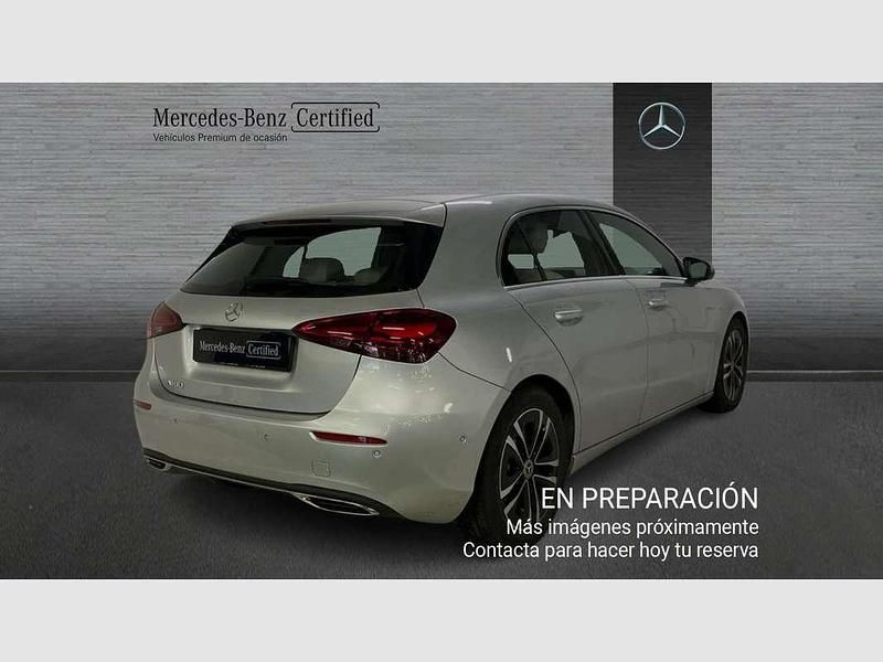 Usado Mercedes A180 136 CV (100 kW) 2023 Berlina