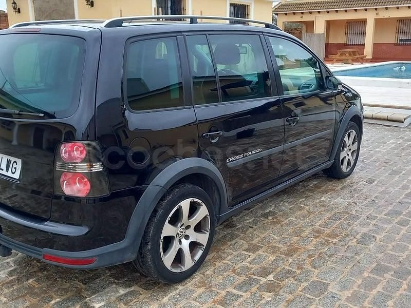 Usado VW Touran Highline 140 CV (102 kW) 2007 Negro Monovolumen