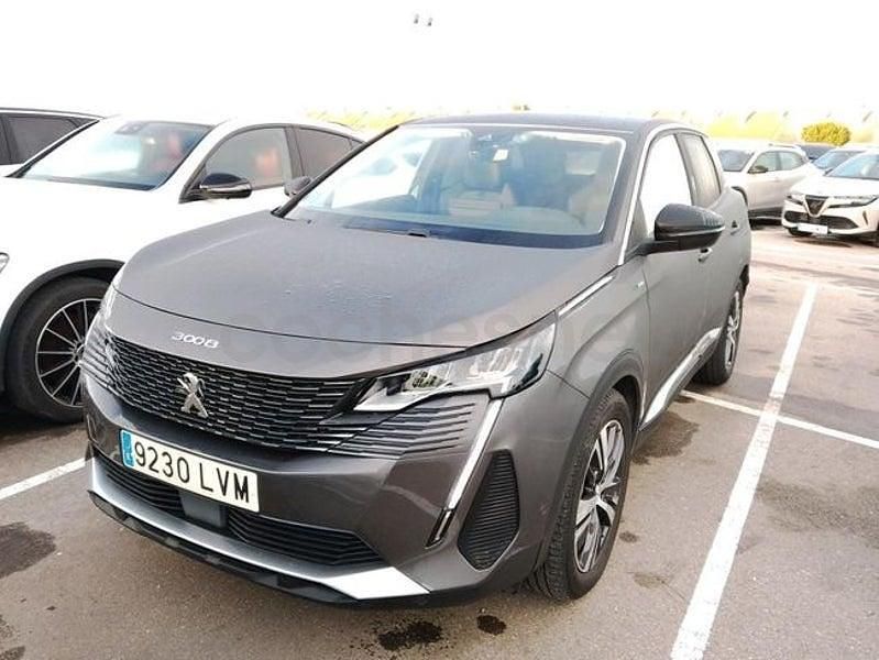 Usado Peugeot 3008 Allure 225 CV (165 kW) 2022 Marrón SUV