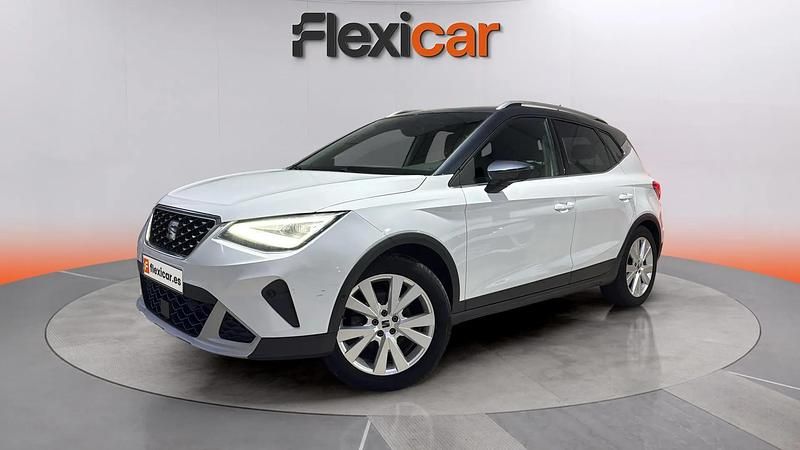 Usado Seat Arona Xperience 110 CV (80 kW) 2022 Blanco SUV