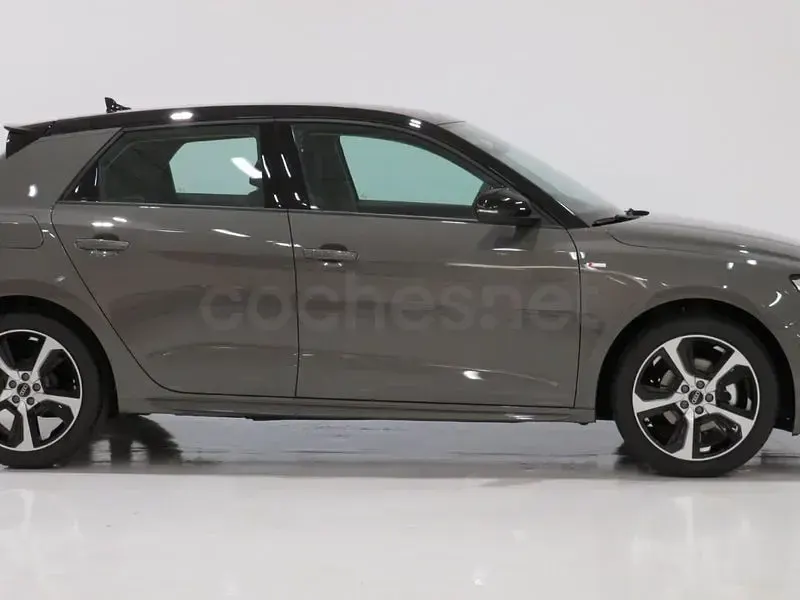Usado Audi A1 Sportback 110 CV (80 kW) 2022 Gris / plata Utilitario