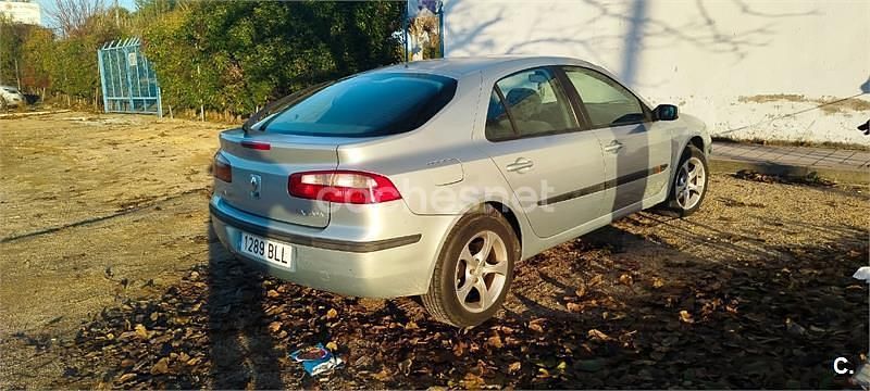 Gris / plata Usado 2001 Renault Laguna II Expression Berlina | 2200 € (Precio justo) - Imagen 1/4