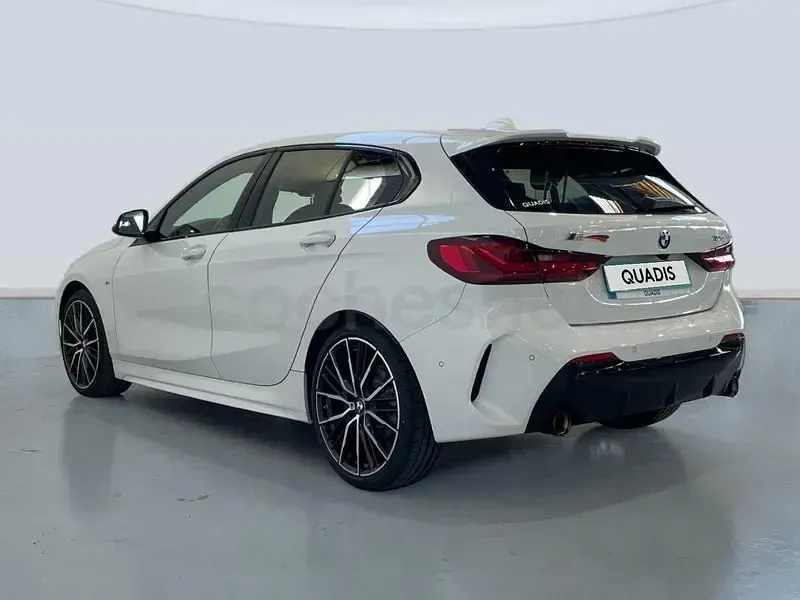 Usado BMW 118 Executive 150 CV (110 kW) 2022 Blanco Utilitario