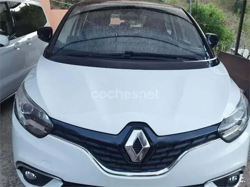 Usado Renault Scénic IV Zen 110 CV (80 kW) 2017 Blanco Monovolumen