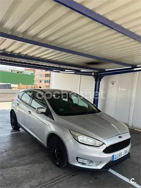 Usado Ford Focus Business Edition 125 CV (91 kW) 2016 Gris / plata Berlina