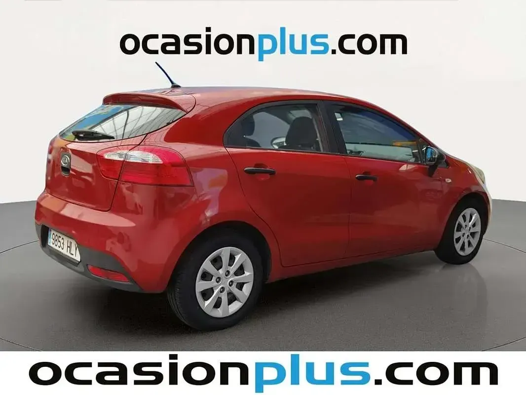 Usado Kia Rio 86 CV (63 kW) 2012 Rojo Utilitario