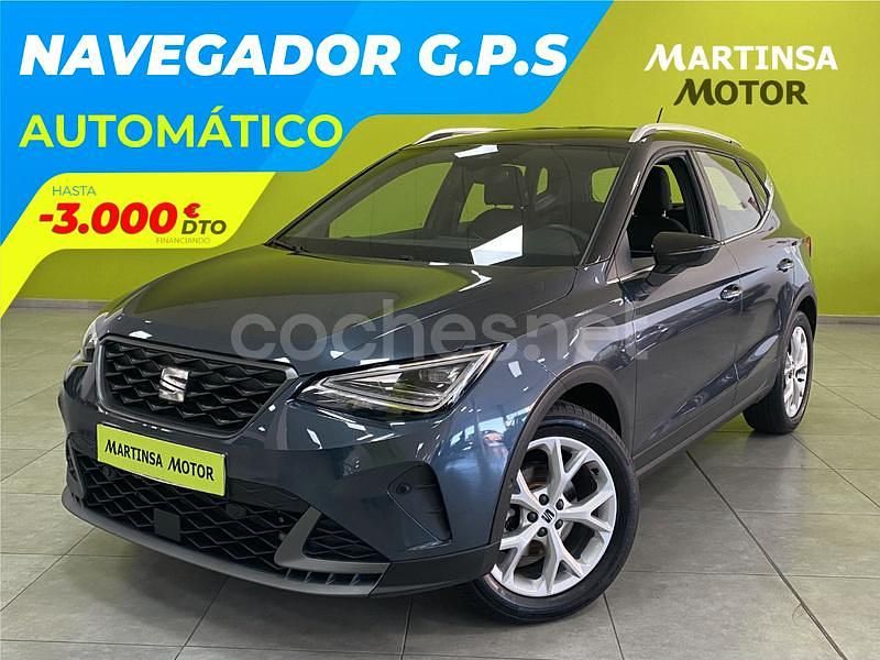 Gris / plata Usado 2024 Seat Arona FR SUV | 22.800 € (Un poco caro) - Imagen 1/4