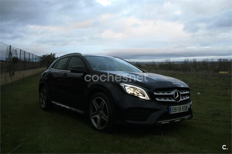 Usado Mercedes GLA200 136 CV (100 kW) 2017 Azul SUV