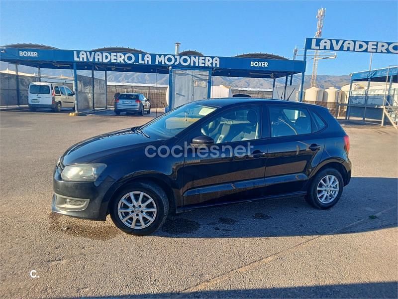 Usado VW Polo Advance 75 CV (55 kW) 2010 Negro Utilitario