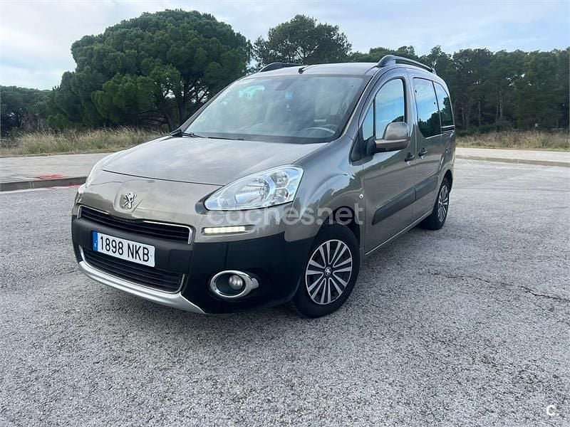 Beige Usado 2013 Peugeot Partner Tepee Outdoor Monovolumen | 7300 € (Buen precio) - Imagen 1/4