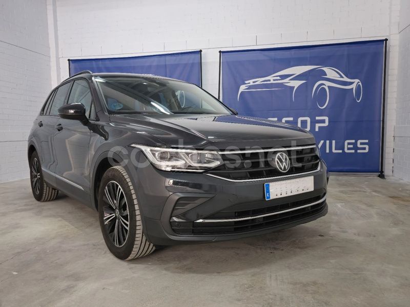 Gris / plata Usado 2020 VW Tiguan Advance SUV | 27.400 € (Precio justo) - Imagen 1/4