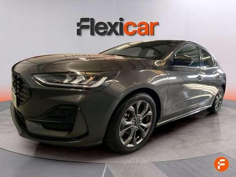 Używany Ford Focus ST-Line 155 KM (114 kW) 2023 Szary Sedan/Limuzyna