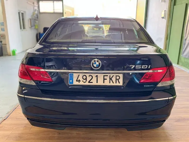 Usado BMW 750L Comfort Edition 367 CV (269 kW) 2007 Azul Berlina