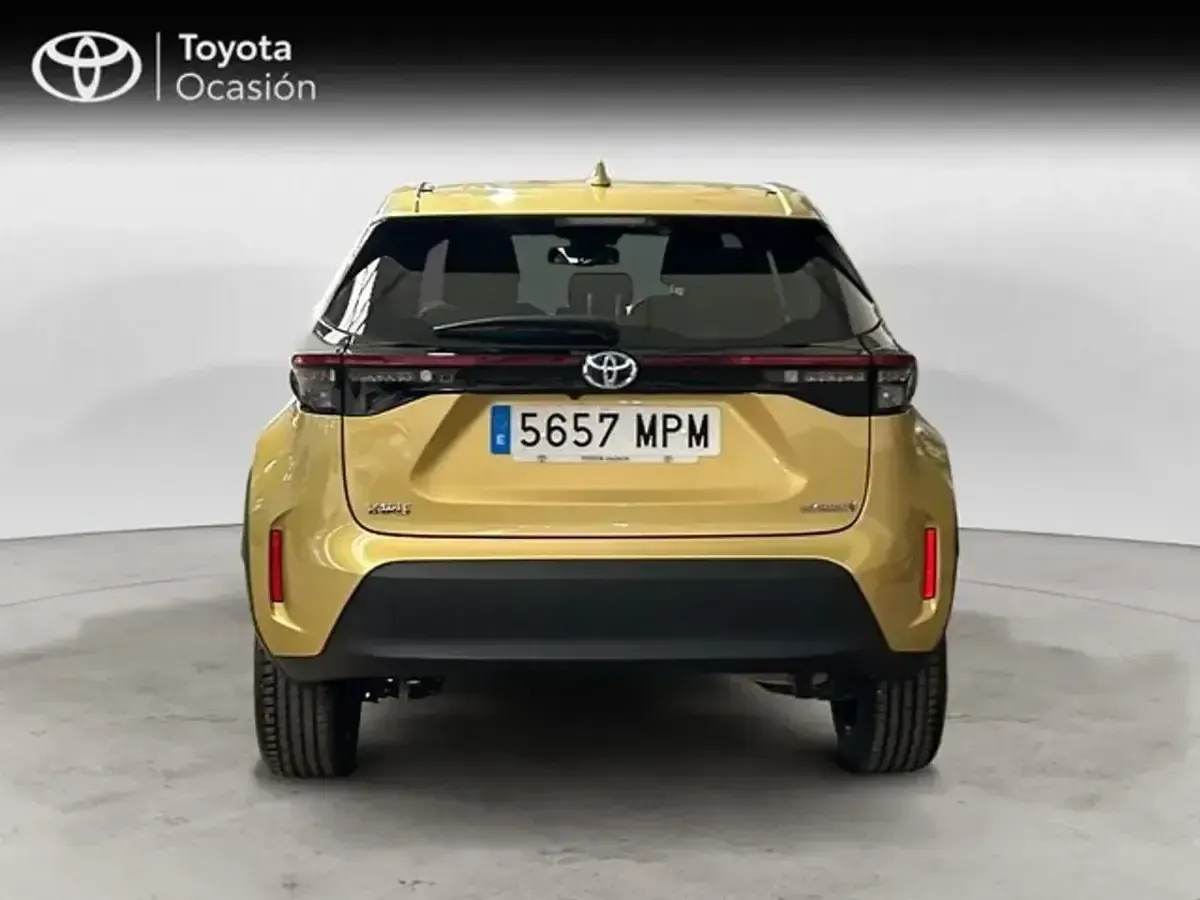Usado Toyota Yaris Hybrid Active 116 CV (85 kW) 2024 Naranja