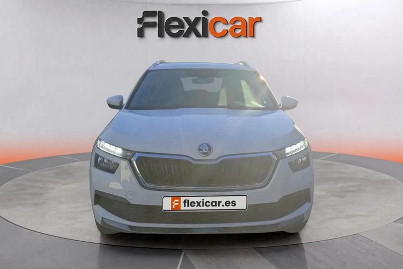Usado Skoda Kamiq Ambition 110 CV (80 kW) 2021 Blanco SUV