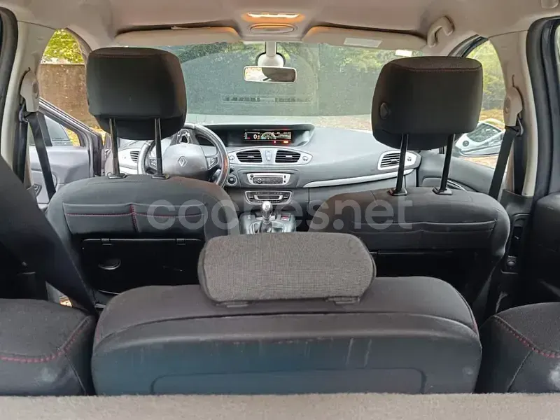 Usado Renault Scénic III Bose Edition 130 CV (95 kW) 2014 Gris / plata Monovolumen