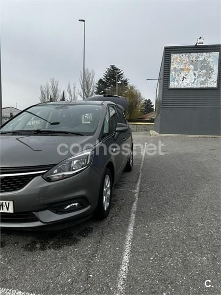 Usado Opel Zafira Selective 134 HP (98 kW) 2017 Monovolume