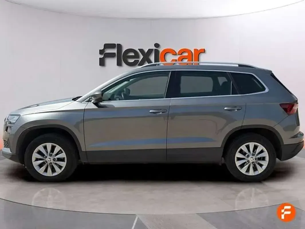 Usado Skoda Karoq Ambition 150 CV (110 kW) 2022 Gris SUV