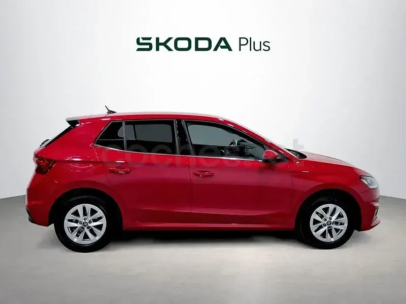 Nuevo Skoda Fabia Selection 95 CV (69 kW) 2025 Rojo Utilitario