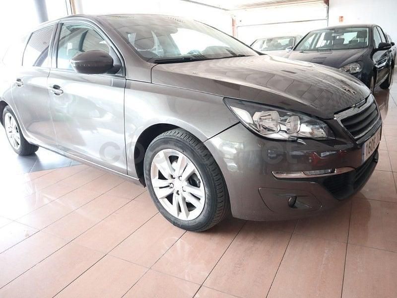 Usado Peugeot 308 SW Active 120 CV (88 kW) 2016 Beige Familiar