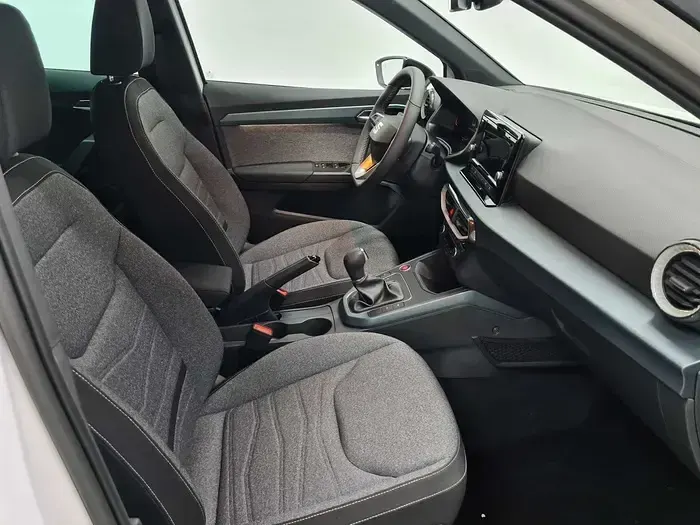 Usado Seat Arona Xperience 116 CV (85 kW) 2025 Blanco SUV