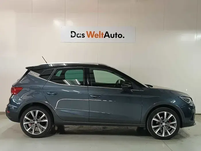 Usado Seat Arona FR 115 CV (84 kW) 2025 Gris / plata SUV